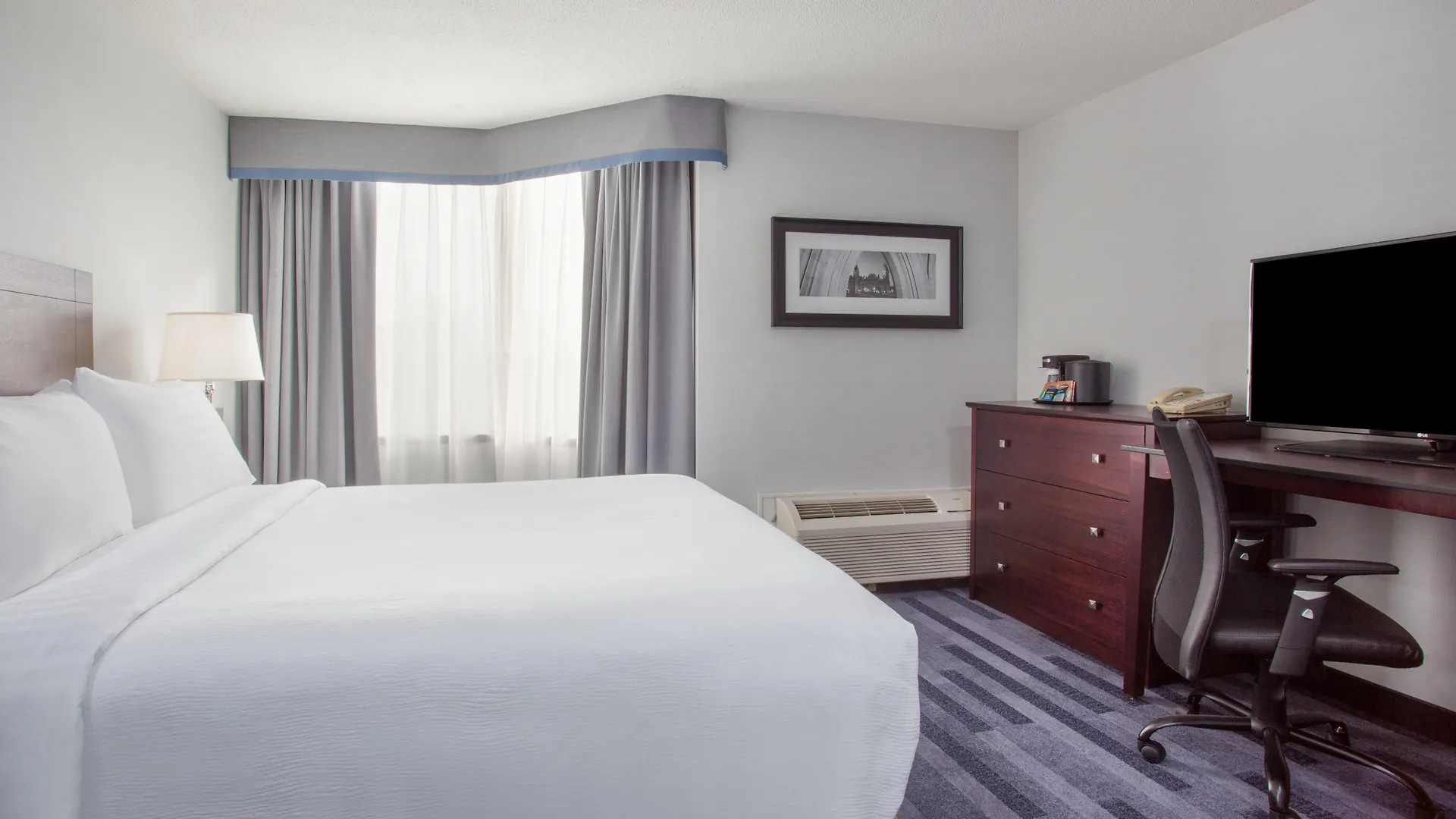 Holiday Inn Ottawa East By Ihg 4*,  Kanada