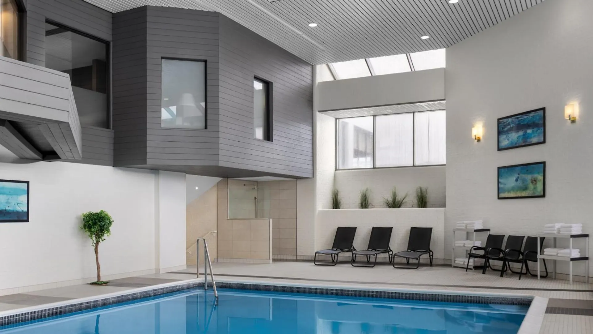 Holiday Inn Ottawa East By Ihg Hotel