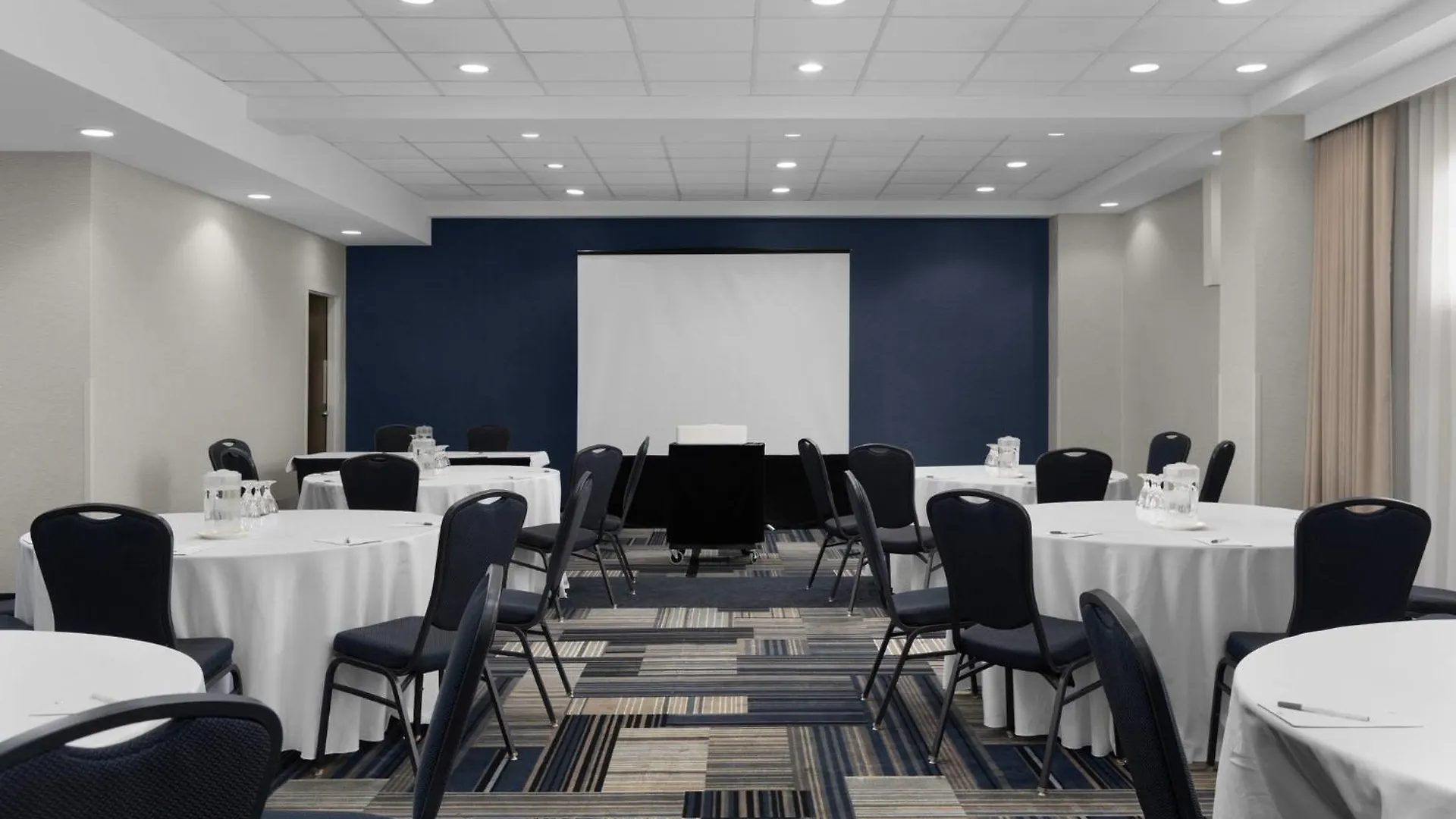 Holiday Inn Ottawa East By Ihg Hotel