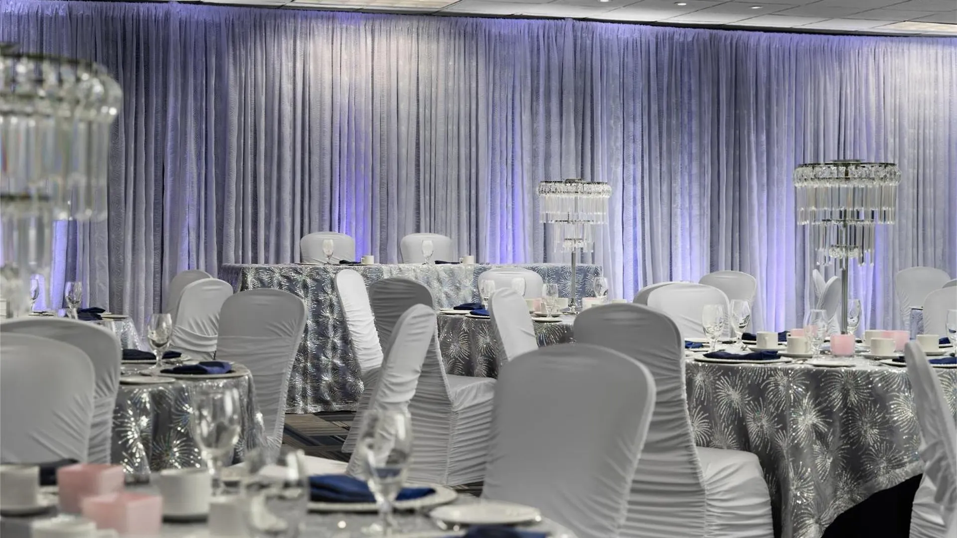 Holiday Inn Ottawa East By Ihg 4*,  Canada
